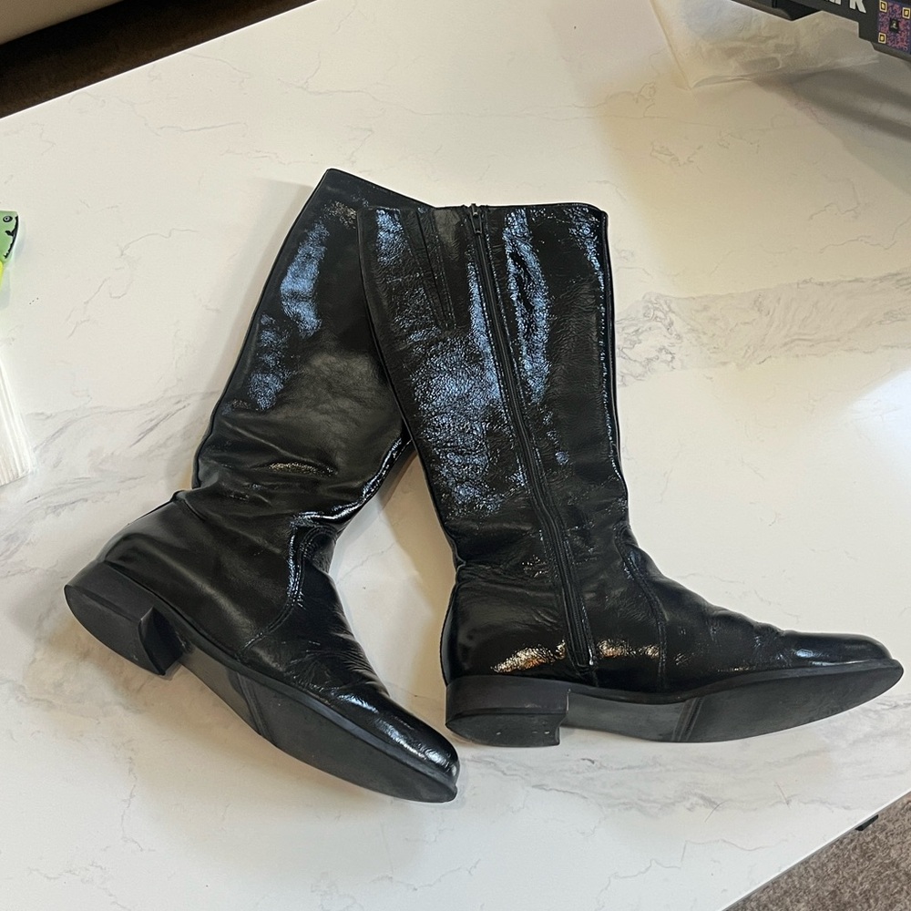 La CANADIENNE Black Ankle Boots